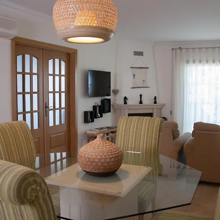 Rosal Margarida Албуфейра